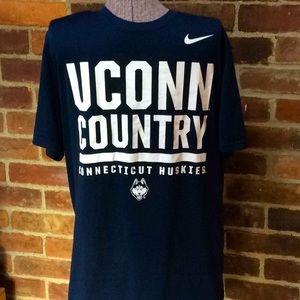 MAKE OFFER, CHAMPIONS!  UCONN Dry Fit Lg  Performance Tee Like New